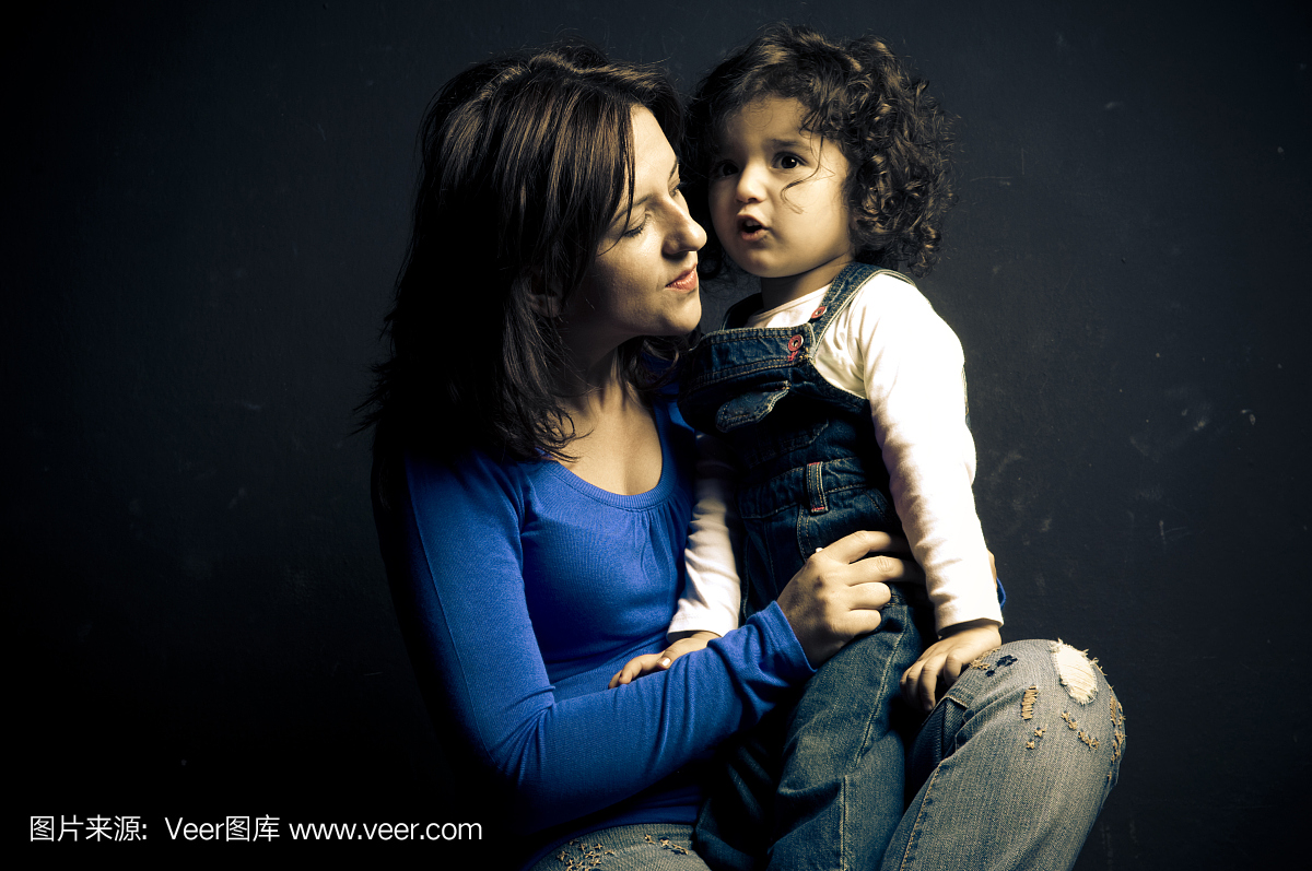 水平画幅,注视镜头,单身母亲,30岁到34岁