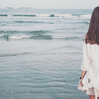 qq头像女生海边背影