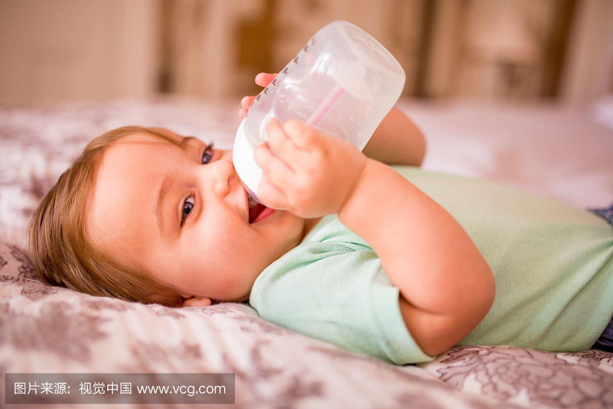 奶粉,牛奶粉,婴幼儿奶粉,泡奶粉