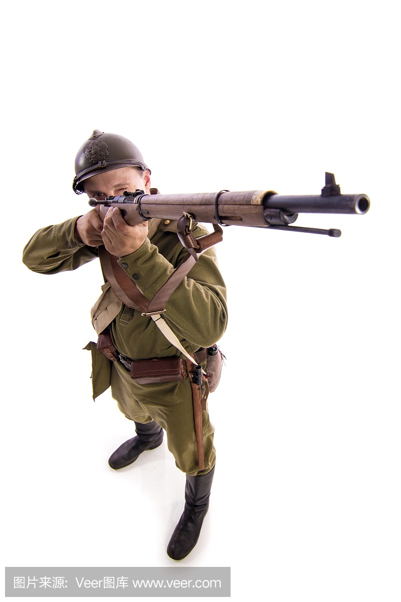 以俄国军队的一名普通的战士的形式男性演员在