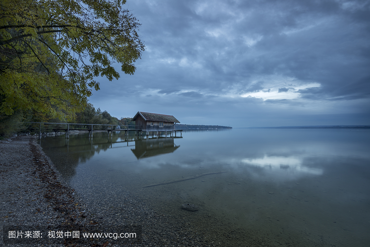 Germany, Bavaria, Nightfall at lake Ammersee