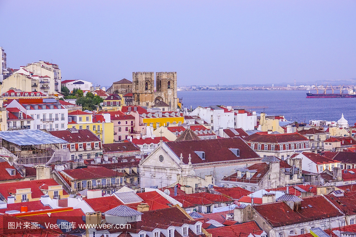 在里斯本市天气晴朗的日子 - 里斯本 - 葡萄牙 -