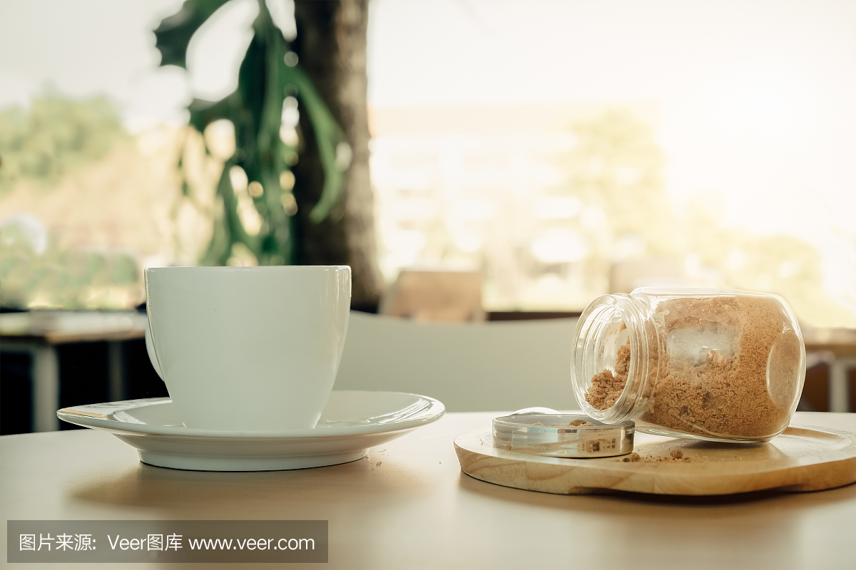 在过后背景上的白色上的木桌热咖啡杯可以绿色多久恢复烫发图片