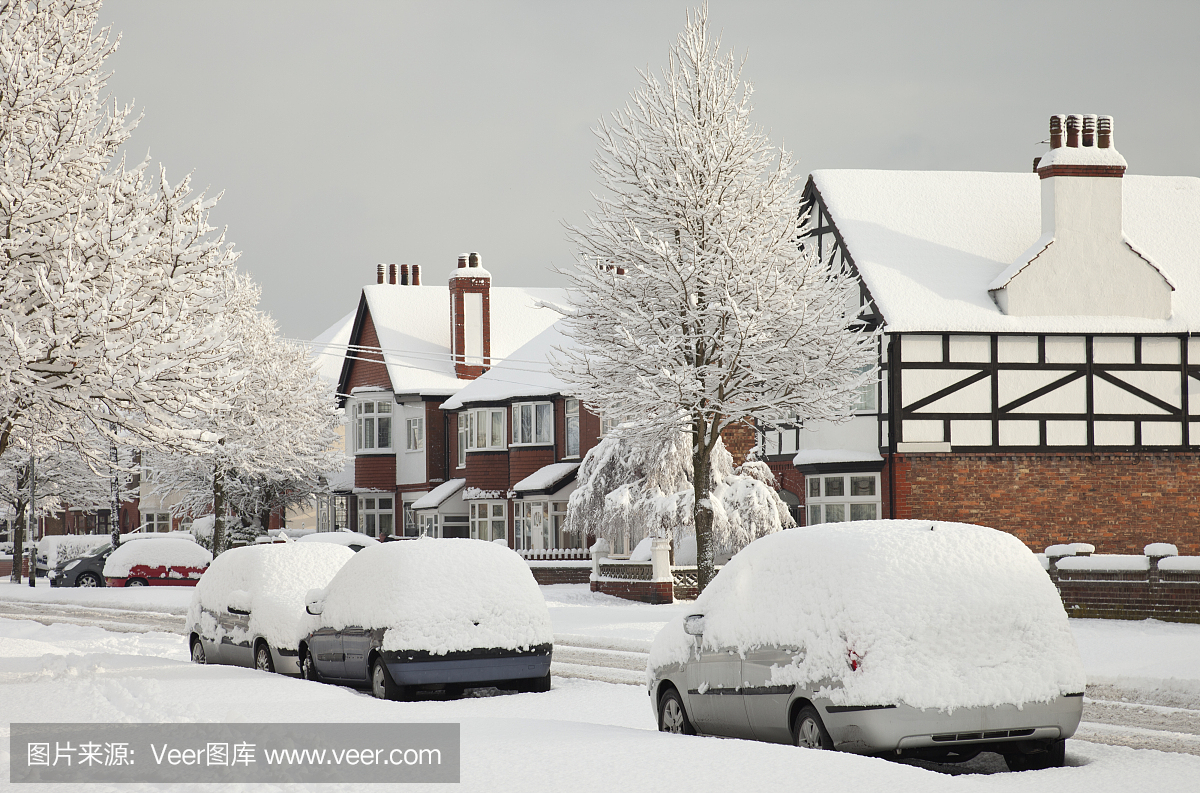 英语郊区街道在雪