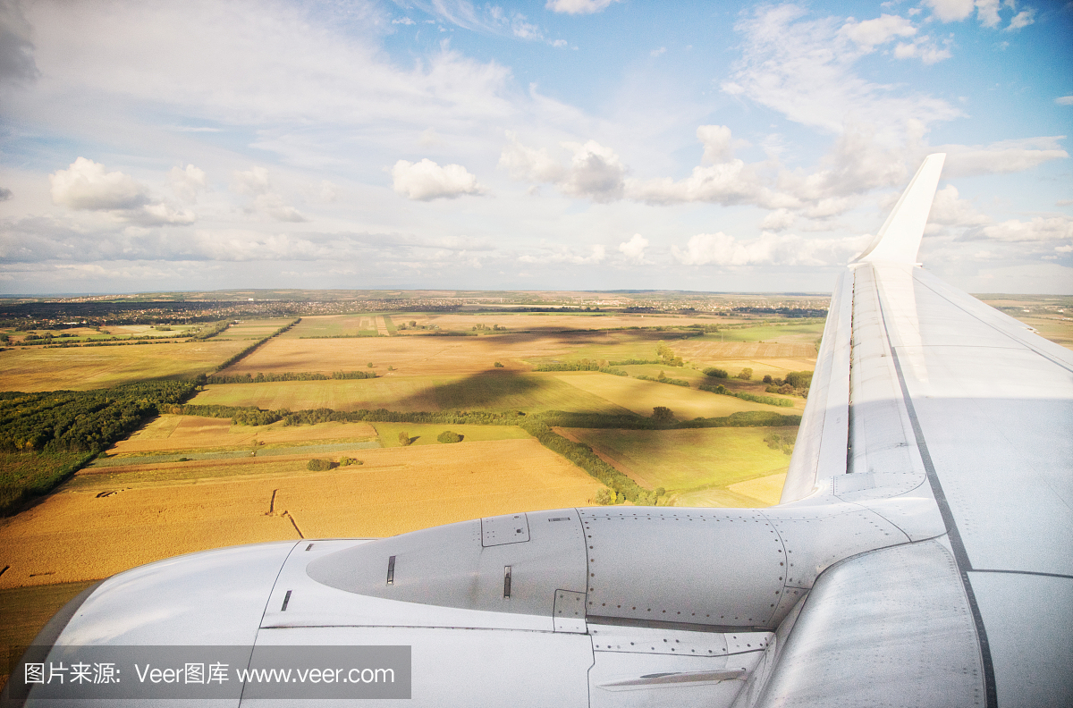 飞机翼飞越匈牙利的领域