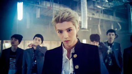 鹿晗狼与美女qq头像