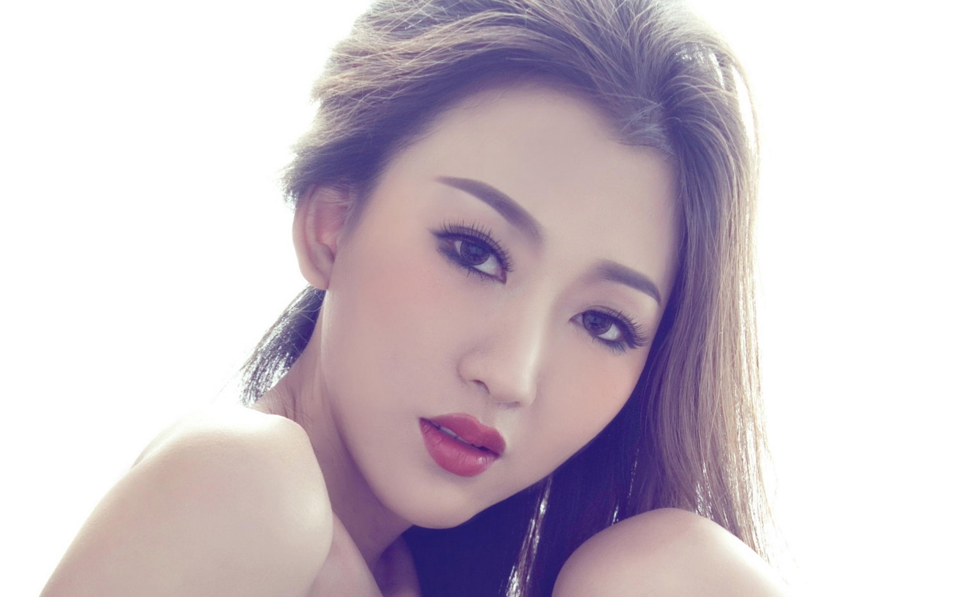 美女陆依娜性感写真高清桌面壁纸-123kb