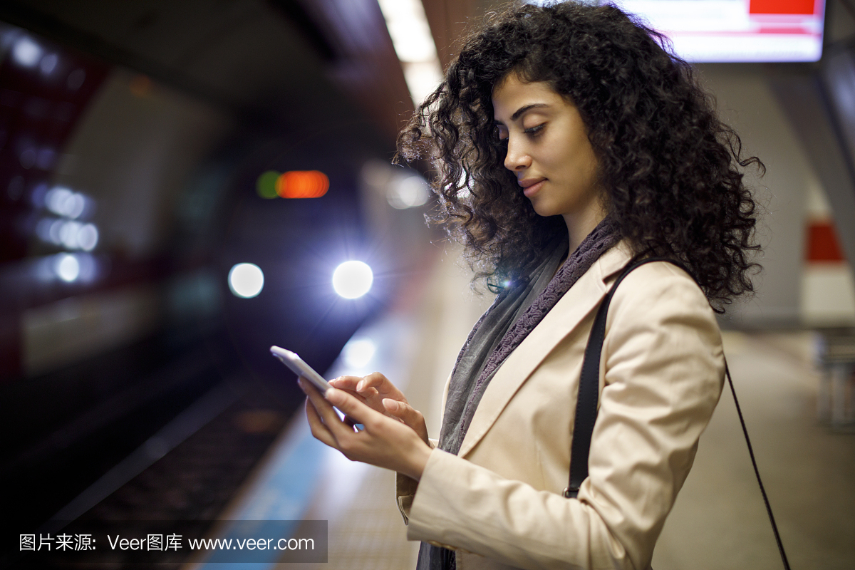 地铁月台,打电话,仅成年人,地铁