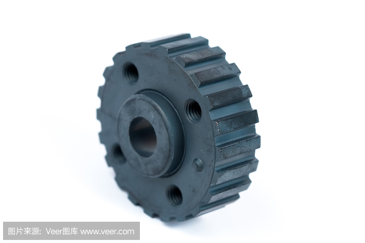 轮的特写镜头在被隔绝的白色背景的。新的备件