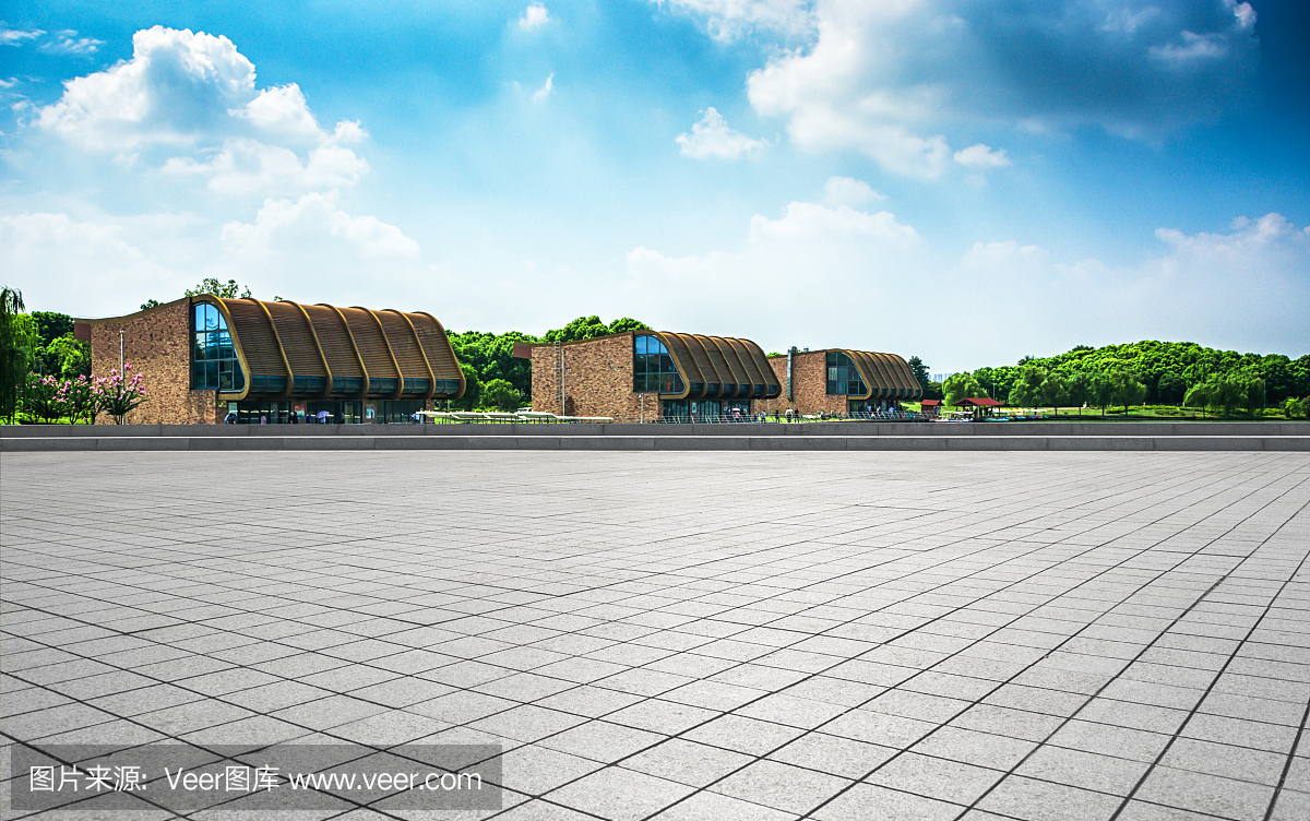 美丽的湖花园与反思