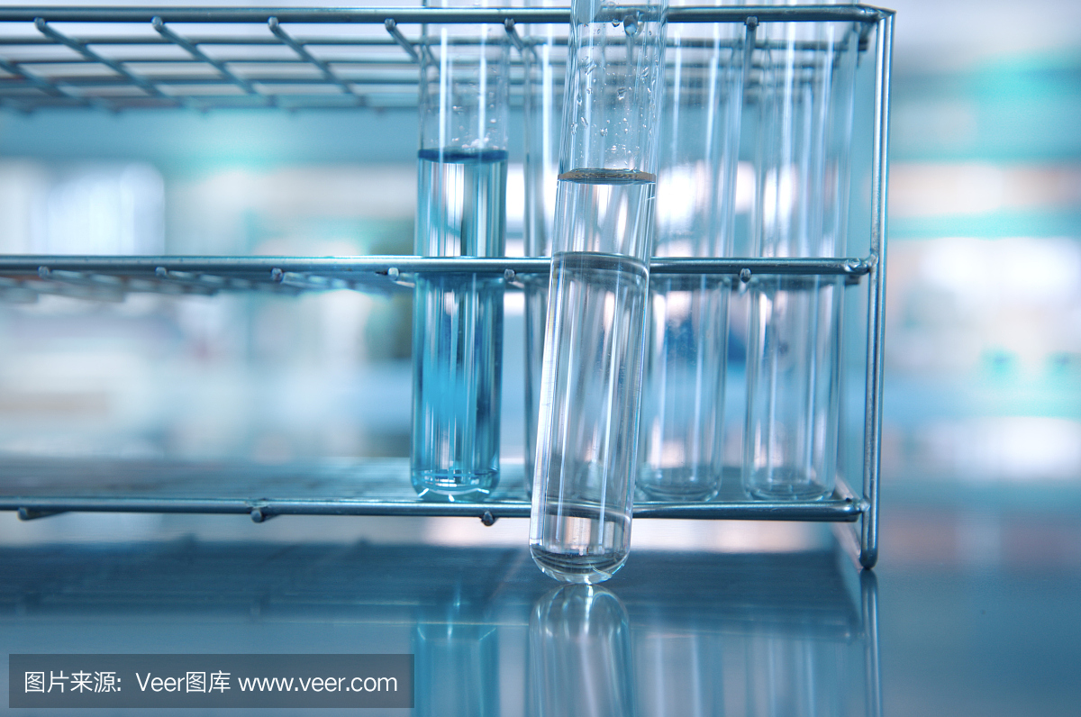 玻璃试管用水在化学科学实验室背景中的金属机
