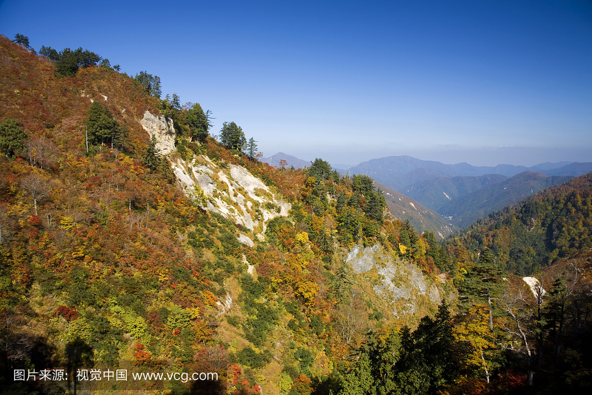 公吨。秋天的白山,石川县,本州本州