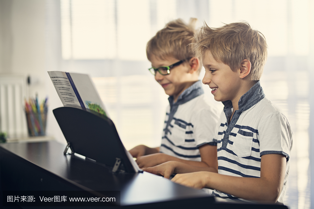 自动钢琴,自动演奏钢琴,电钢琴,电子钢琴