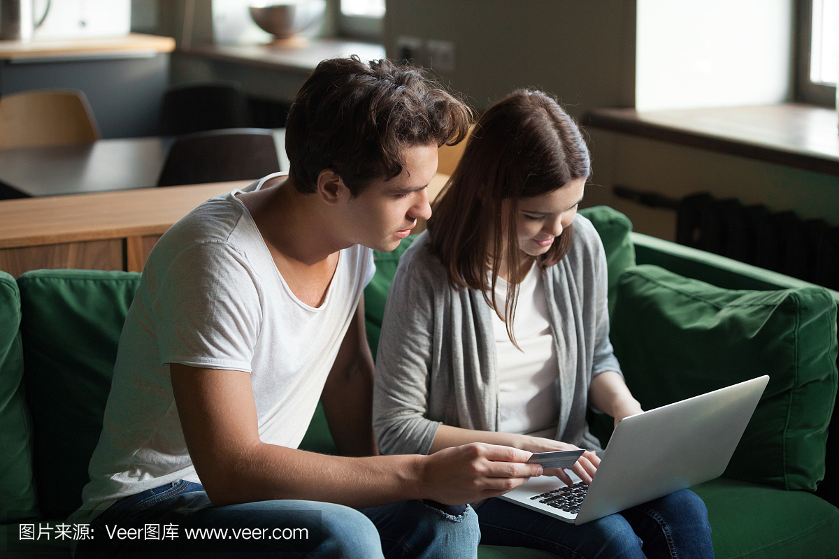 顾客,两个人,女朋友,家庭生活