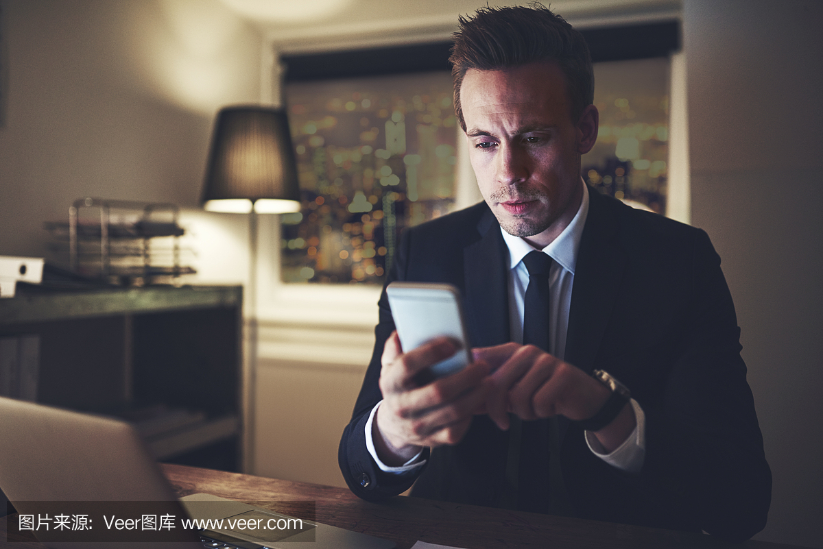 律师冲浪电话,同时加班