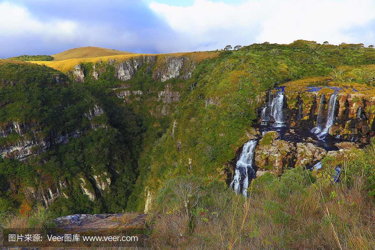 福塔雷萨峡谷瀑布 - 巴西南部里约格朗德南部
