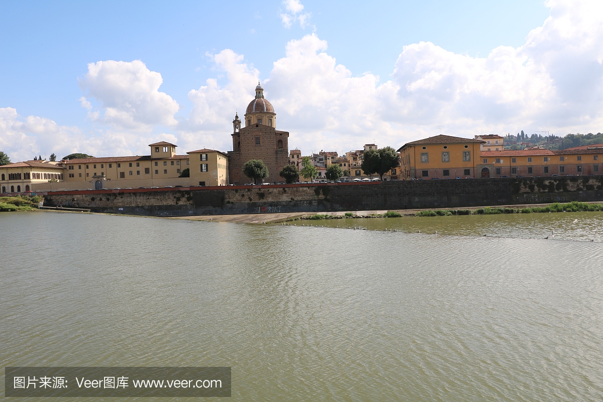 看到圣弗雷迪亚诺Cestello在阿诺河,佛罗伦萨意大利
