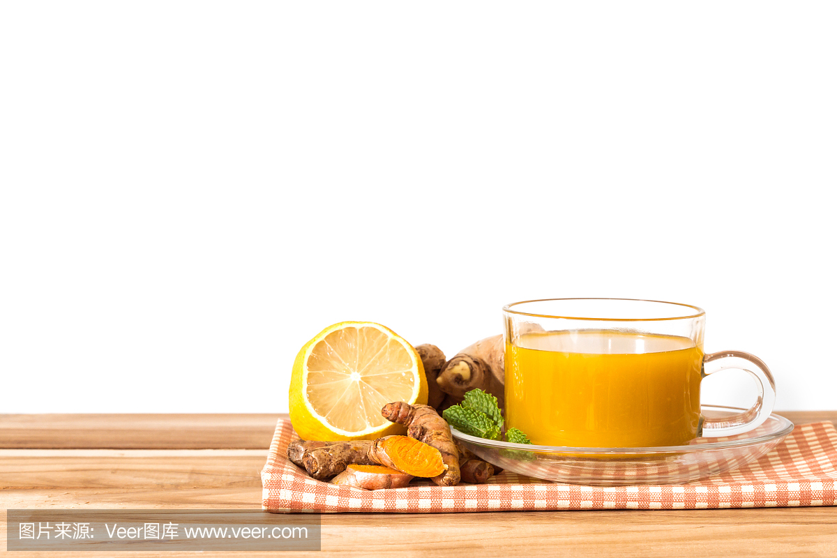 一杯姜黄茶,有益于减少炎症,肝排毒和清洁剂健