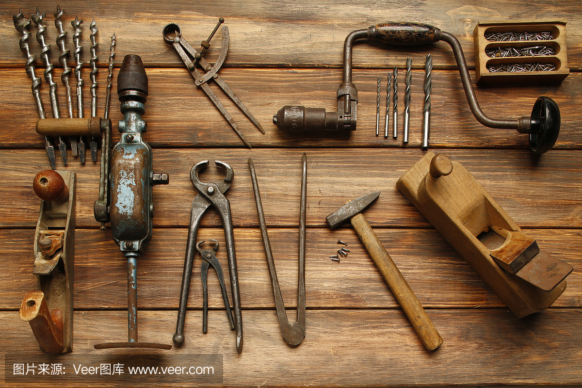 工作工具DIY复古木匠工具在乡村木桌上,手工工具