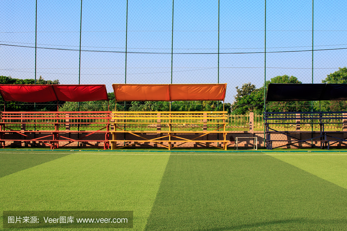 足球场与人造草皮在体育场,Mae Hia公共足球场