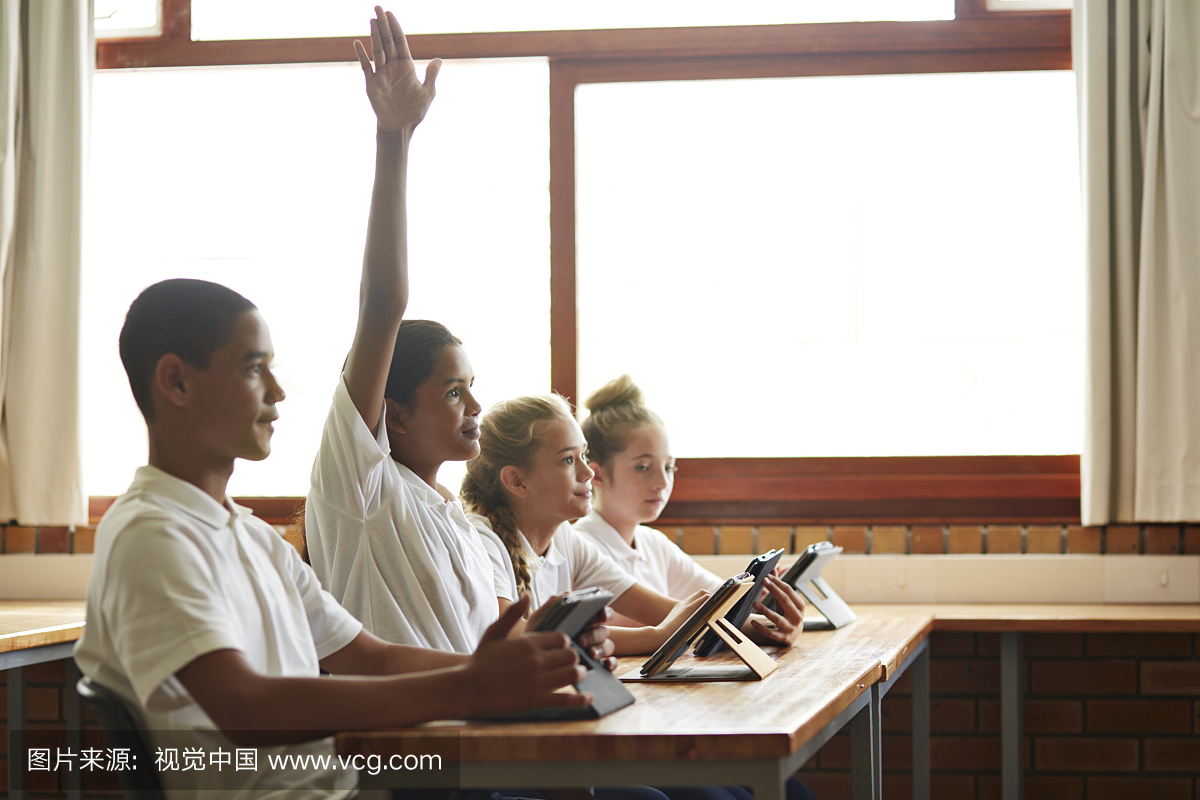 同学中的女大学生凸小学生图片