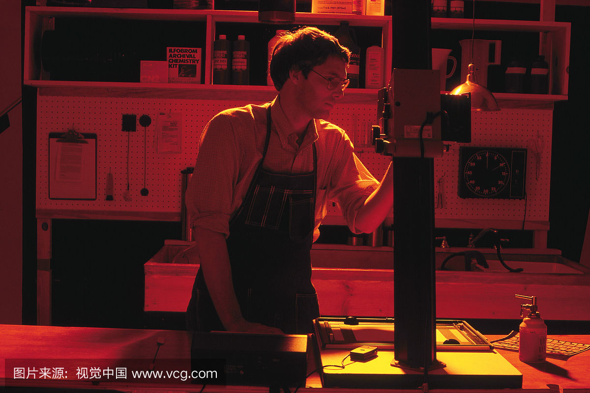 暗房,冲印室,黑屋,暗室