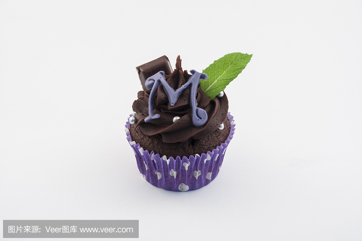 麦格戴伦学院,格达琳,钟马大莲,英文字母M