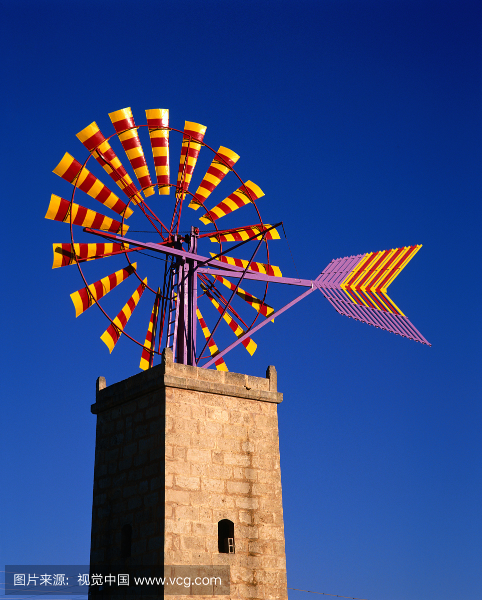 传统的风车在马略卡的颜色。