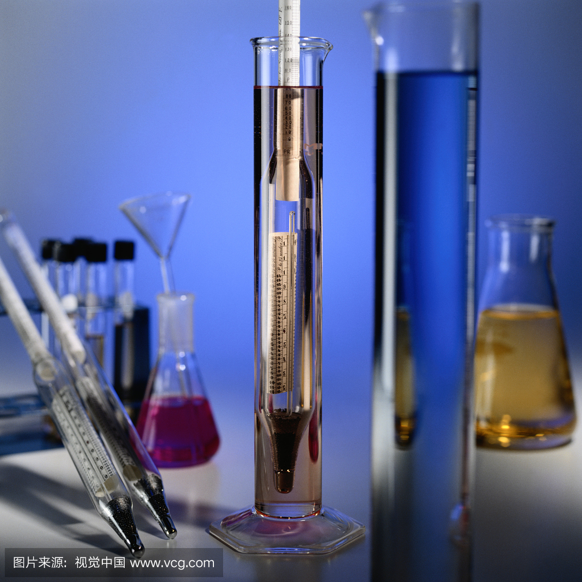 实验室烧瓶,烧杯和液体比重计