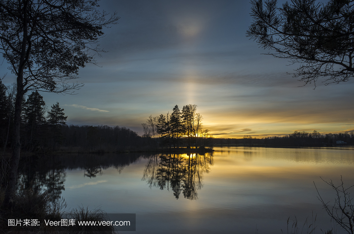 美丽的大自然和日落风景照片在冬天在瑞典斯堪