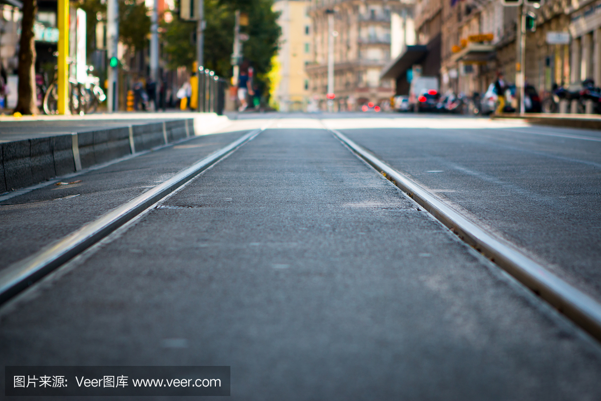 电车轨道到无限远