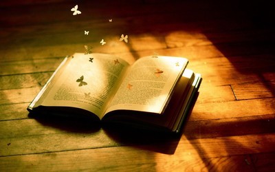 书本清新唯美意境图