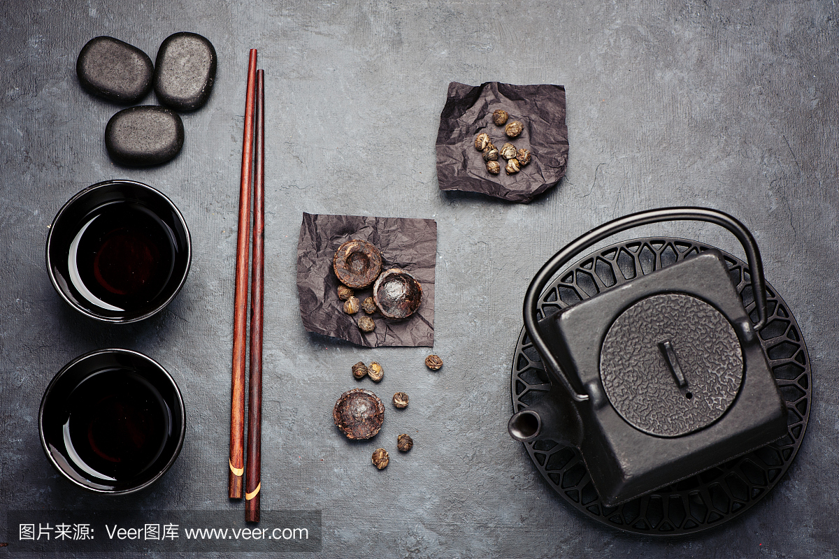 普洱茶和绿茶。亚洲茶具