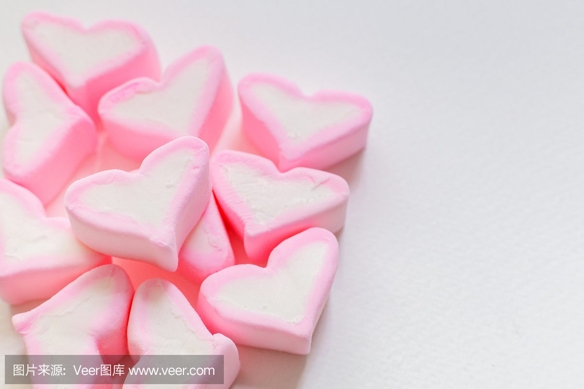 白色粉红色棉花糖心清除图像背景。