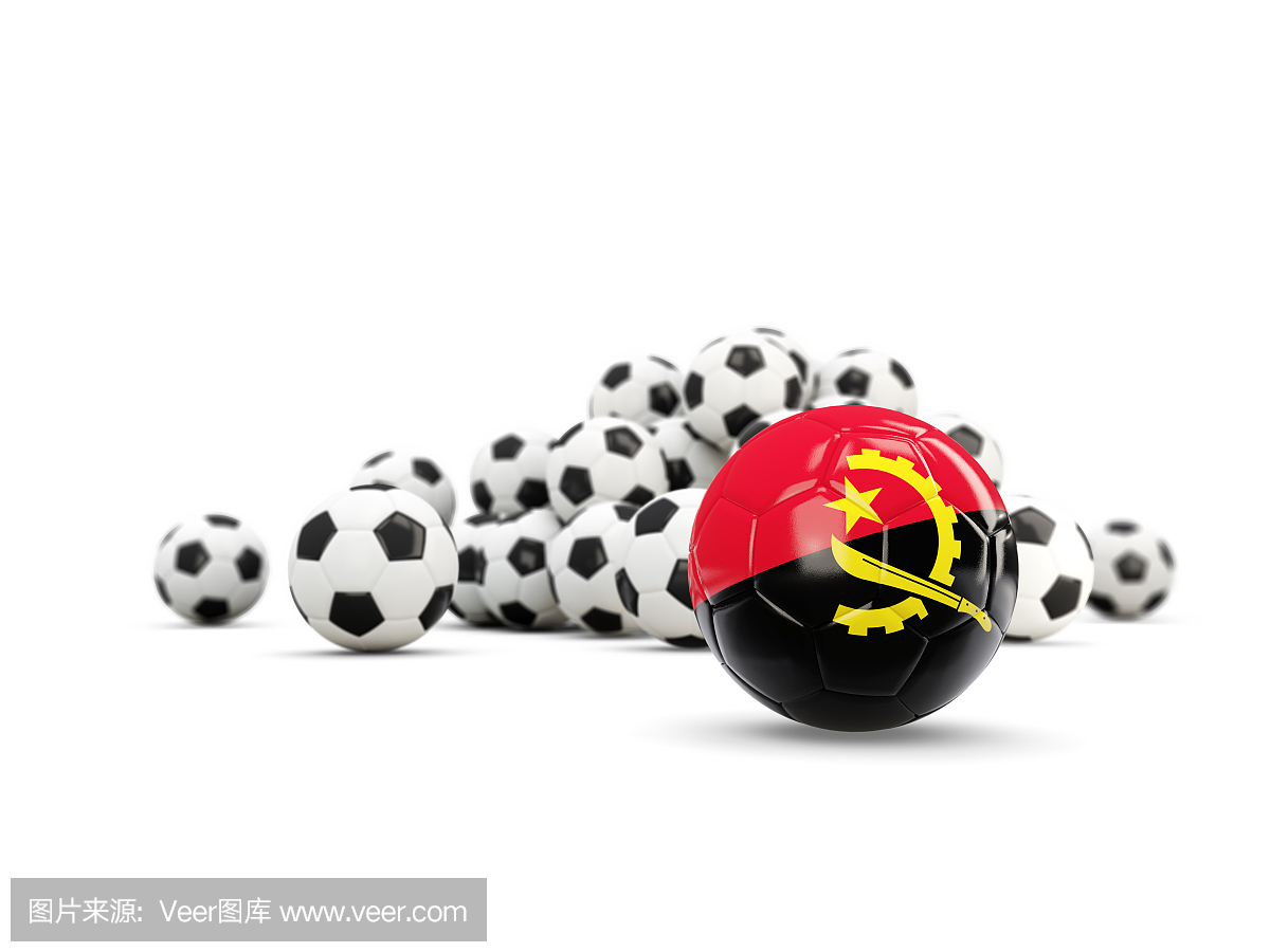 与白色隔离的安哥拉国旗的足球