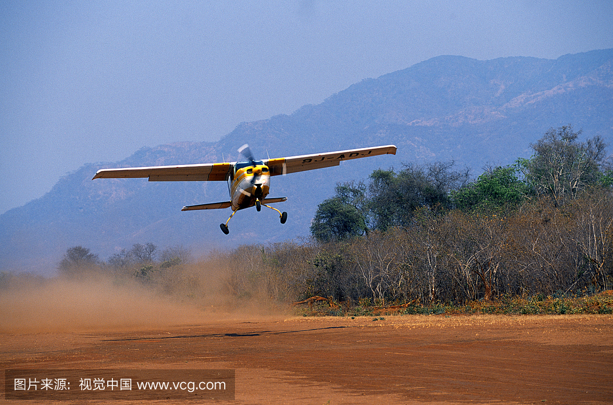 赞比亚,赞比西国家公园。布什飞机从皇家利文