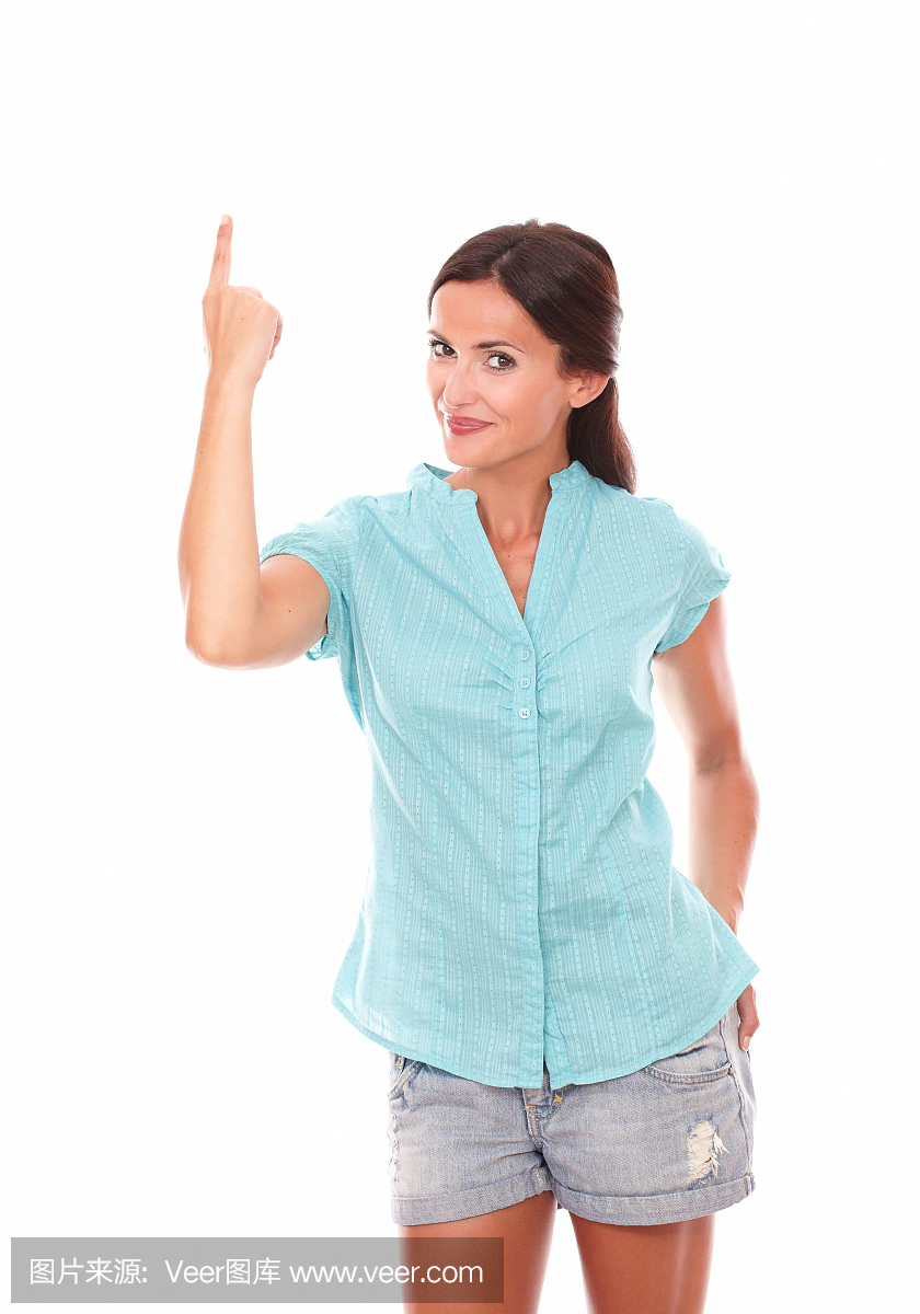 可爱的女士短裤牛仔裤向上