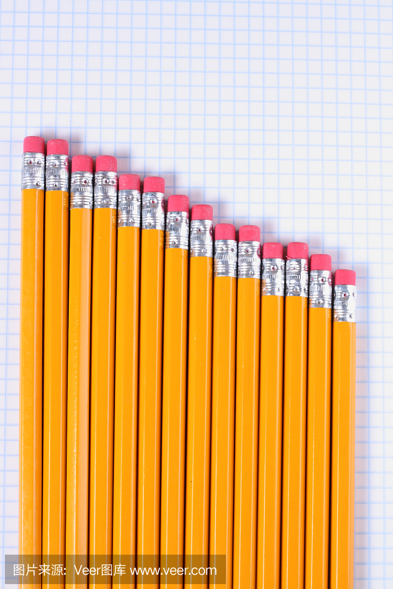铅笔回到学校