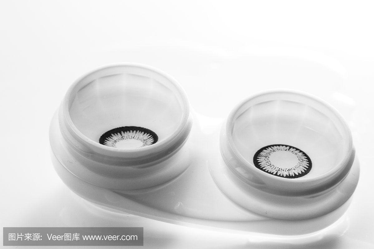 隐形眼镜一副多少钱？