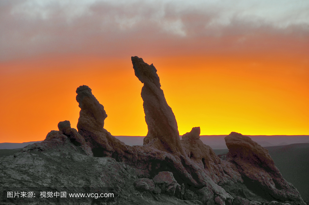 月球山谷的地质构造