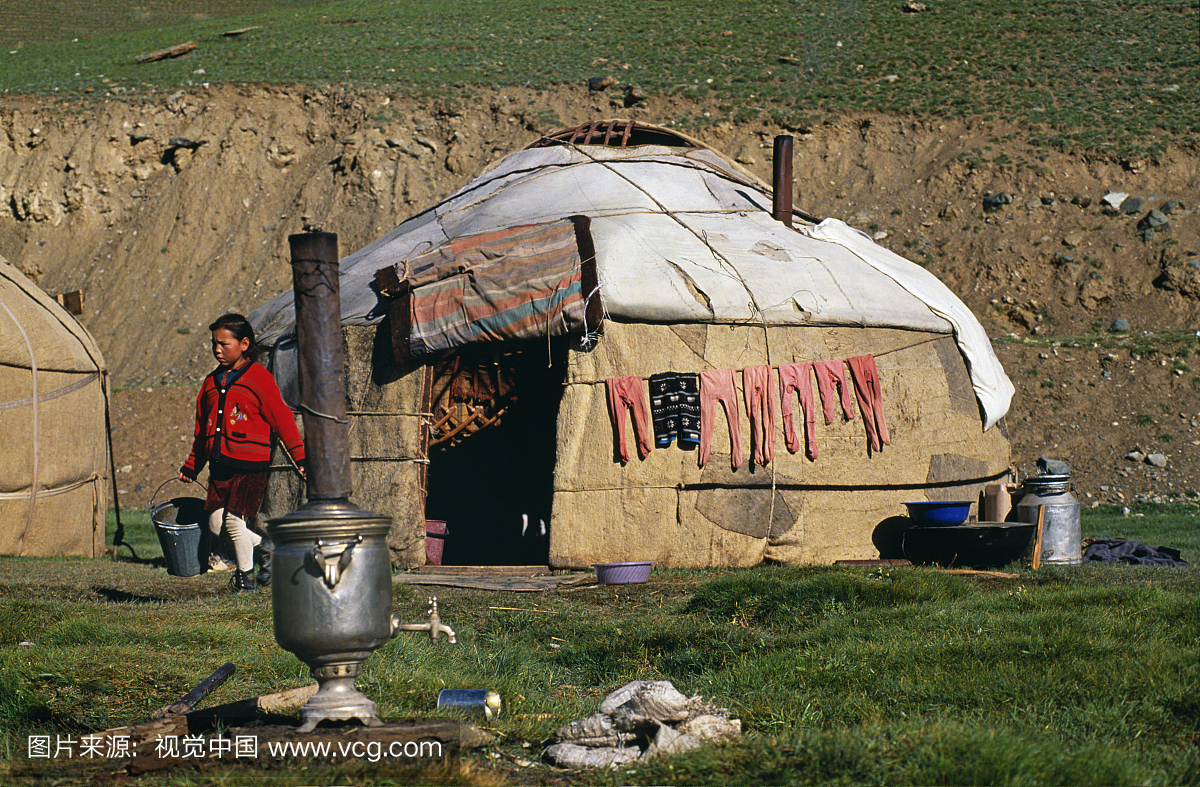 吉尔吉斯斯坦,塔什拉巴特谷。牧羊人的夏令营