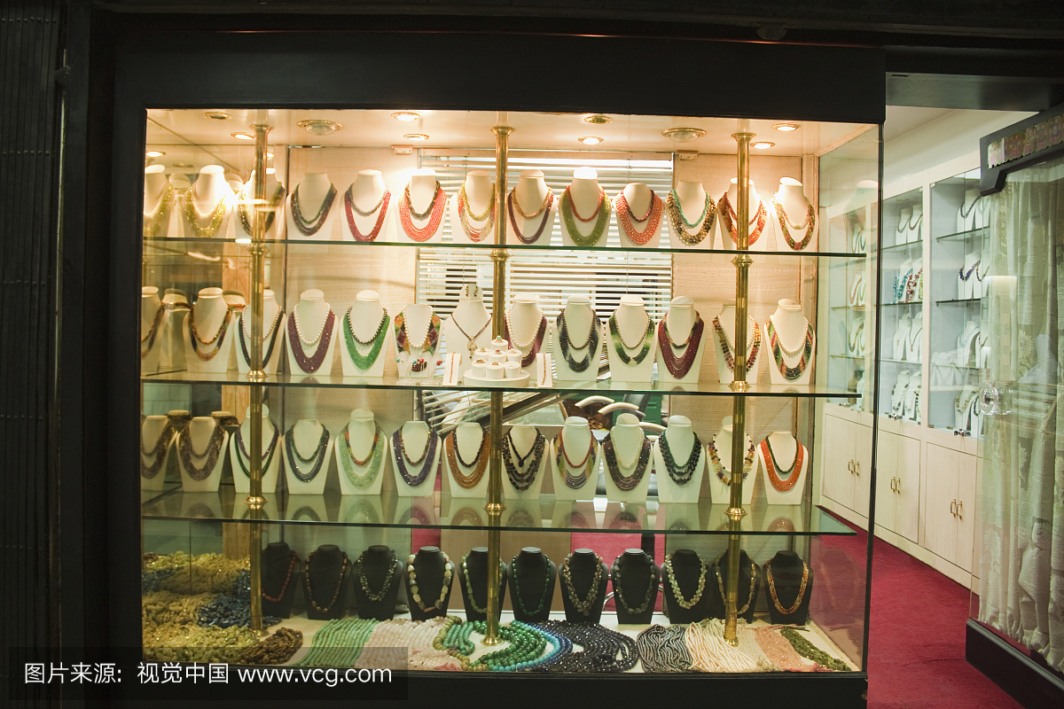珠宝店在印度新德里的珠宝店展出