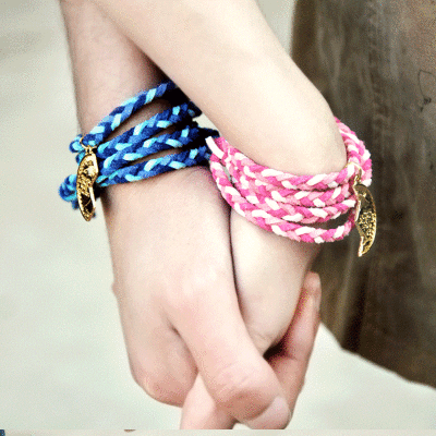 情侣手牵手动态壁纸_情侣手牵手动态壁纸图片大全