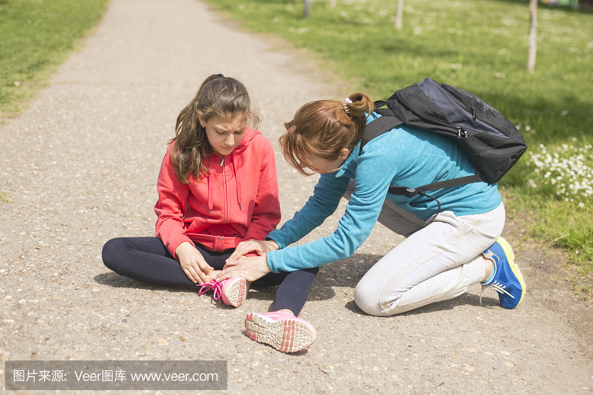 女儿,独生子女家庭,中老年女人,家庭