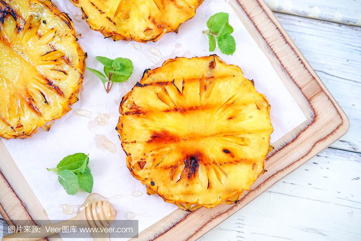 烤菠萝蜂蜜,简单的菜单想法为小吃,饮食餐的夏
