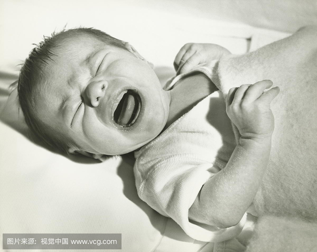 哭泣的新生儿(0-3个月),(B&W),高视野