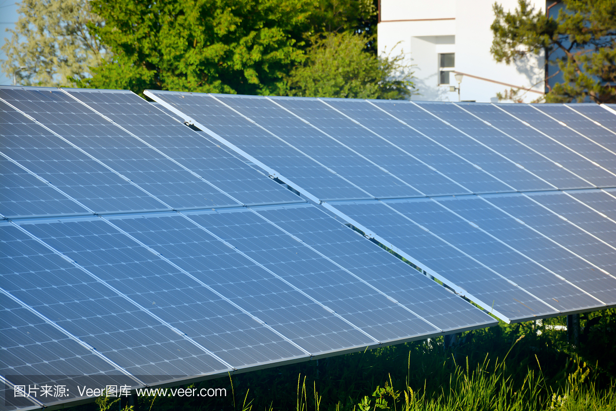 太阳能或光伏板生产绿色能源
