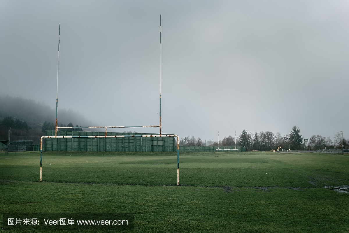 足球门在雾y the。的日子