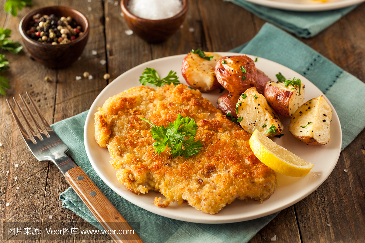 自制面包德国Weiner Schnitzel