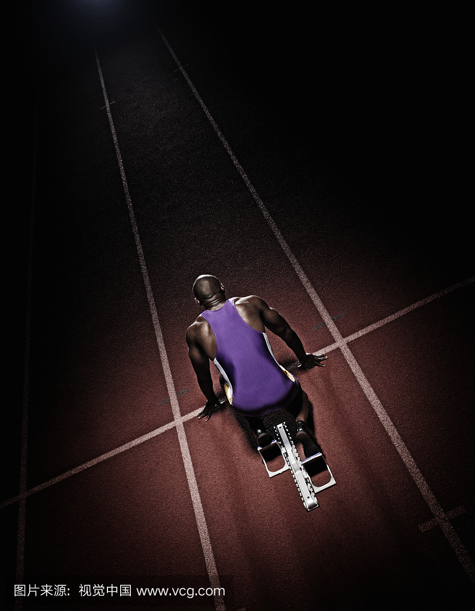 倾斜的,斜的,歪斜的,歪斜